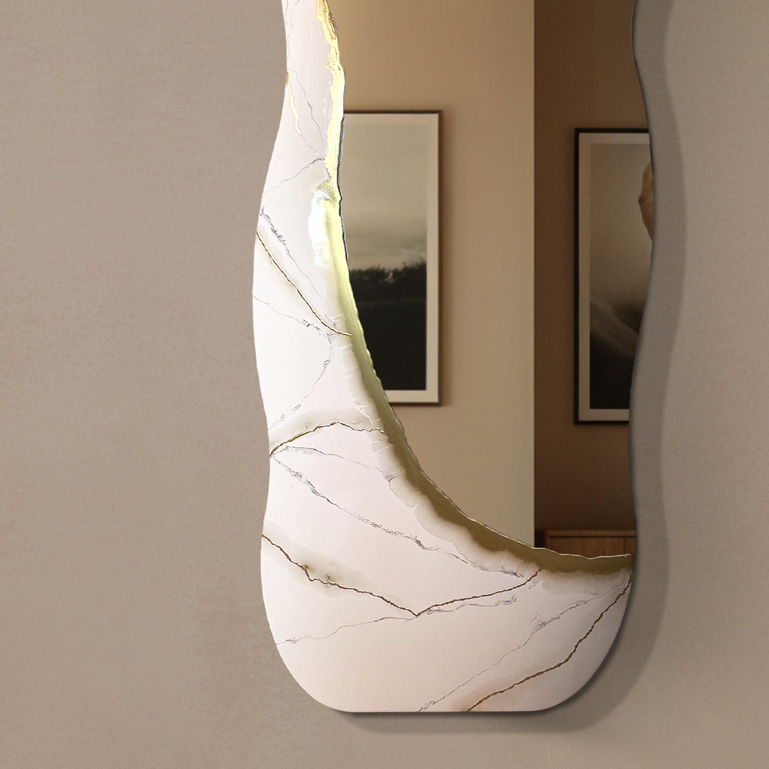 Ivory Vein – Freestanding Irregular White Marble Wall Décor