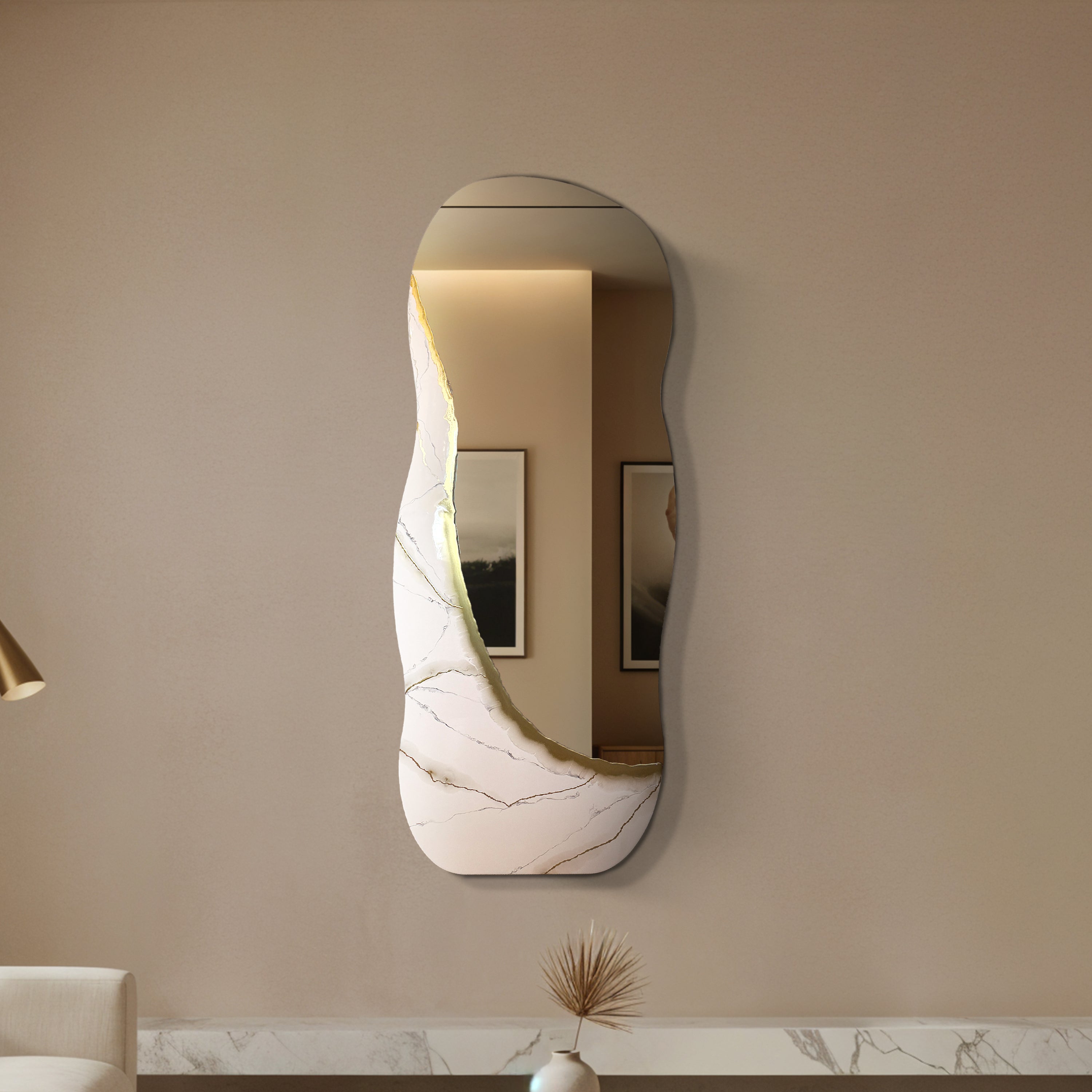 Ivory Vein – Freestanding Irregular White Marble Wall Décor