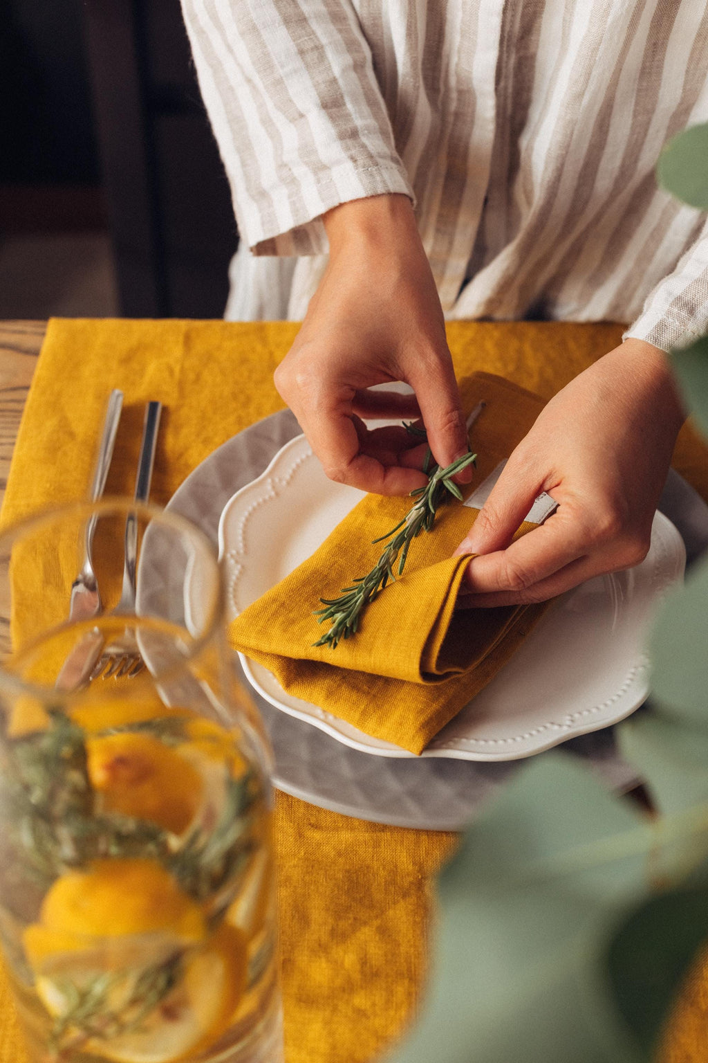 Linen Bundle: Runner & 6 Napkins (Honey)